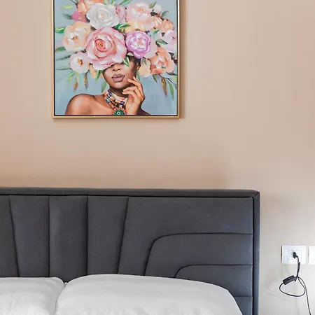 Lungomare Comfort 2br By Pikhost Appartement Vlorë