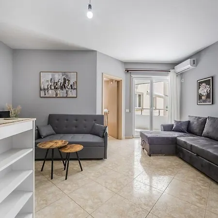 Lungomare Comfort 2br By Pikhost Appartement Vlorë