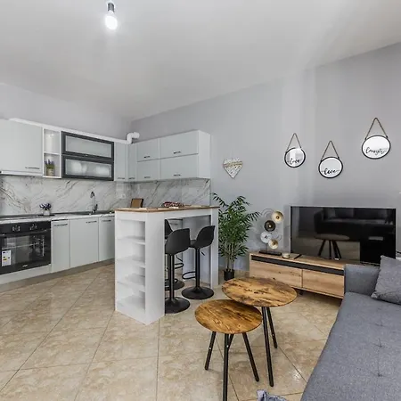 Lungomare Comfort 2br By Pikhost Appartement